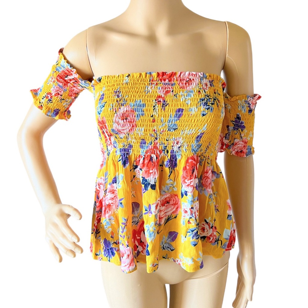 Yellow floral top. Size S